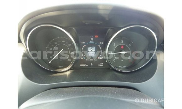 Acheter Import Voiture Jaguar E-Pace Blanc à Import - Dubai, Benin Acheter Import Voiture Jaguar E-Pace Blanc à Import - Dubai, Benin