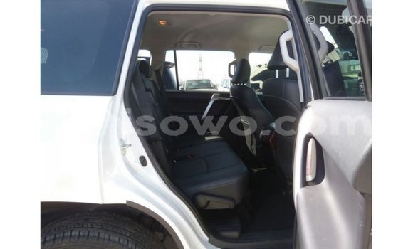 Acheter Import Voiture Toyota Prado Blanc à Import - Dubai, Benin Acheter Import Voiture Toyota Prado Blanc à Import - Dubai, Benin