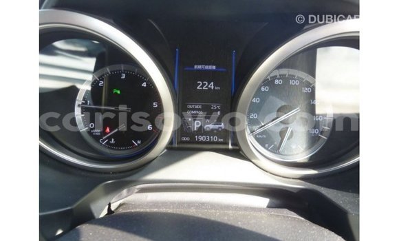 Acheter Import Voiture Toyota Prado Blanc à Import - Dubai, Benin Acheter Import Voiture Toyota Prado Blanc à Import - Dubai, Benin