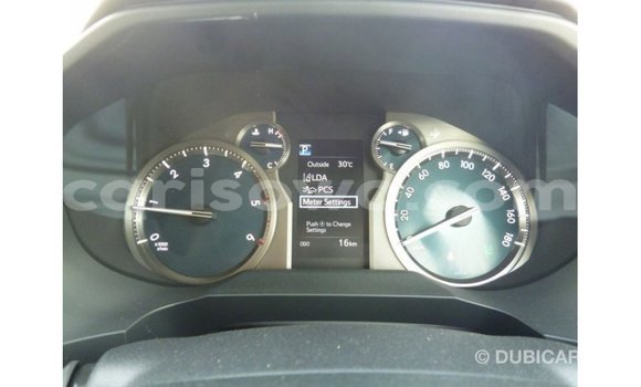 Acheter Import Voiture Toyota Prado Blanc à Import - Dubai, Benin Acheter Import Voiture Toyota Prado Blanc à Import - Dubai, Benin