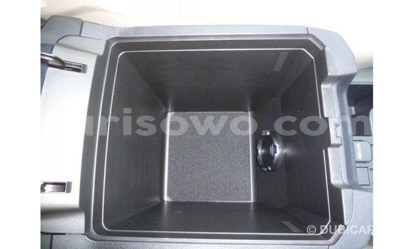 Acheter Import Voiture Toyota Prado Blanc à Import - Dubai, Benin Acheter Import Voiture Toyota Prado Blanc à Import - Dubai, Benin