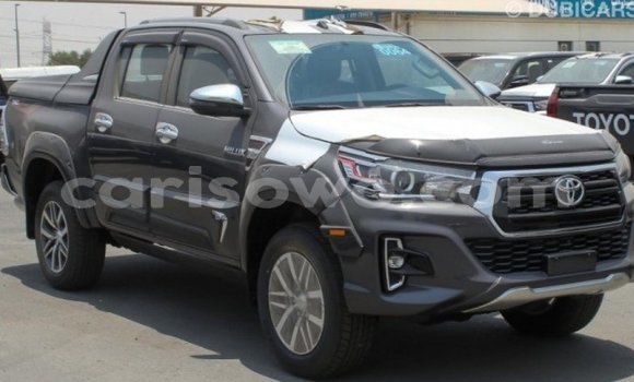 Sayi Imported Toyota Hilux Sauran Mota in Import - Dubai a Benin Sayi Imported Toyota Hilux Sauran Mota in Import - Dubai a Benin