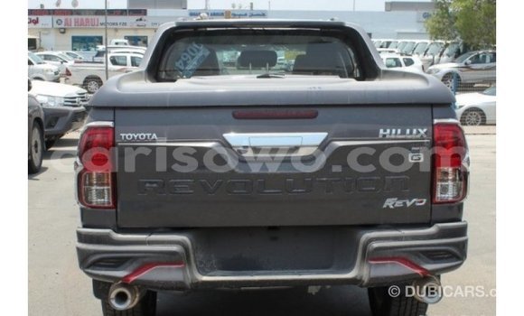Sayi Imported Toyota Hilux Sauran Mota in Import - Dubai a Benin Sayi Imported Toyota Hilux Sauran Mota in Import - Dubai a Benin