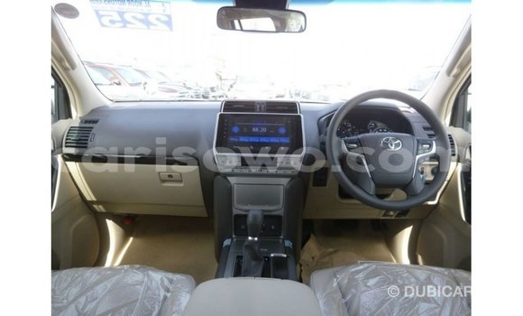 Acheter Import Voiture Toyota Prado Blanc à Import - Dubai, Benin Acheter Import Voiture Toyota Prado Blanc à Import - Dubai, Benin