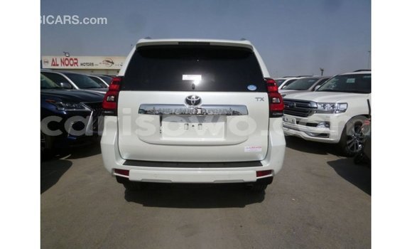 Acheter Import Voiture Toyota Prado Blanc à Import - Dubai, Benin Acheter Import Voiture Toyota Prado Blanc à Import - Dubai, Benin