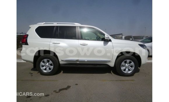 Acheter Import Voiture Toyota Prado Blanc à Import - Dubai, Benin Acheter Import Voiture Toyota Prado Blanc à Import - Dubai, Benin