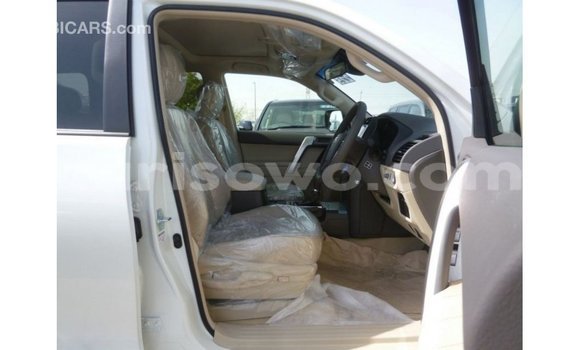 Acheter Import Voiture Toyota Prado Blanc à Import - Dubai, Benin Acheter Import Voiture Toyota Prado Blanc à Import - Dubai, Benin