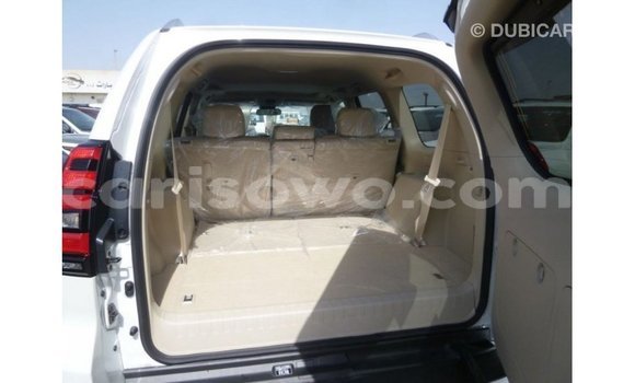 Acheter Import Voiture Toyota Prado Blanc à Import - Dubai, Benin Acheter Import Voiture Toyota Prado Blanc à Import - Dubai, Benin
