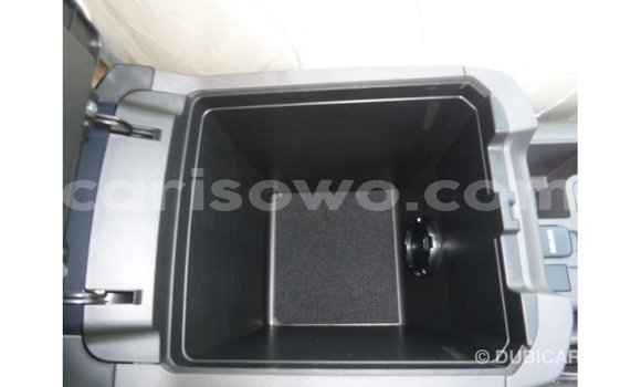 Acheter Import Voiture Toyota Prado Blanc à Import - Dubai, Benin Acheter Import Voiture Toyota Prado Blanc à Import - Dubai, Benin