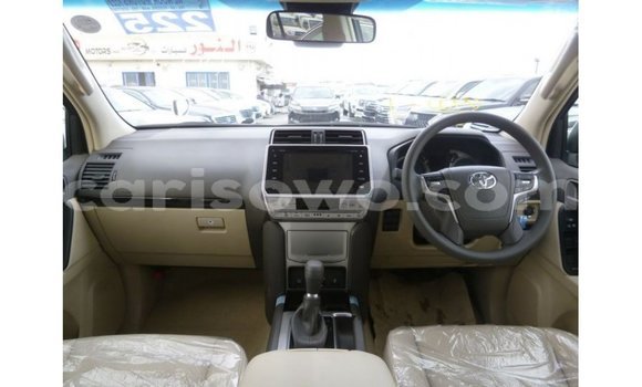 Acheter Import Voiture Toyota Prado Blanc à Import - Dubai, Benin Acheter Import Voiture Toyota Prado Blanc à Import - Dubai, Benin