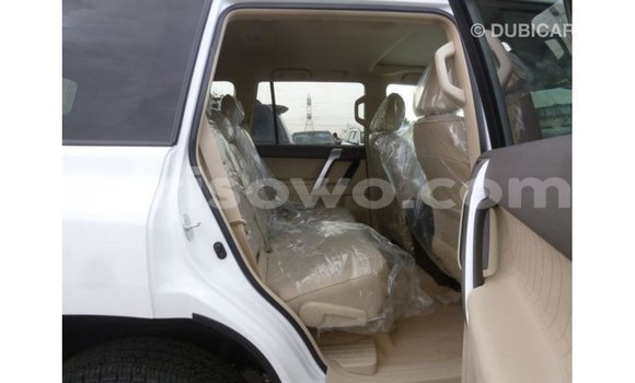 Acheter Import Voiture Toyota Prado Blanc à Import - Dubai, Benin Acheter Import Voiture Toyota Prado Blanc à Import - Dubai, Benin
