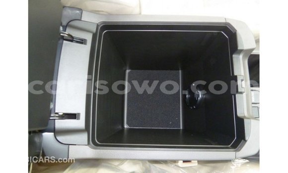 Acheter Import Voiture Toyota Prado Blanc à Import - Dubai, Benin Acheter Import Voiture Toyota Prado Blanc à Import - Dubai, Benin