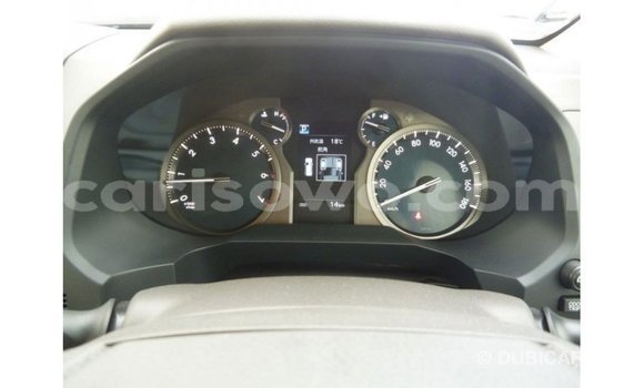 Acheter Import Voiture Toyota Prado Blanc à Import - Dubai, Benin Acheter Import Voiture Toyota Prado Blanc à Import - Dubai, Benin