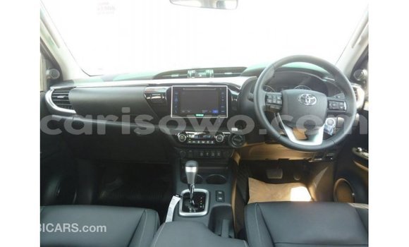 Sayi Imported Toyota Hilux Black Mota in Import - Dubai a Benin Sayi Imported Toyota Hilux Black Mota in Import - Dubai a Benin