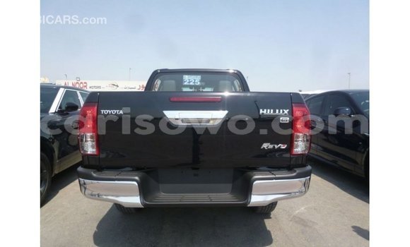Sayi Imported Toyota Hilux Black Mota in Import - Dubai a Benin Sayi Imported Toyota Hilux Black Mota in Import - Dubai a Benin