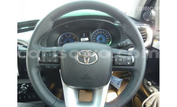 Sayi Imported Toyota Hilux Black Mota in Import - Dubai a Benin Sayi Imported Toyota Hilux Black Mota in Import - Dubai a Benin