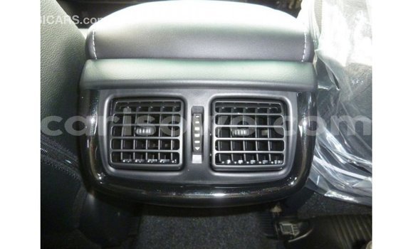 Sayi Imported Toyota Hilux White Mota in Import - Dubai a Benin Sayi Imported Toyota Hilux White Mota in Import - Dubai a Benin