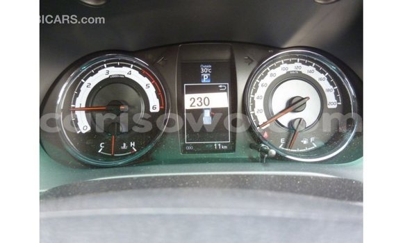 Sayi Imported Toyota Hilux White Mota in Import - Dubai a Benin Sayi Imported Toyota Hilux White Mota in Import - Dubai a Benin