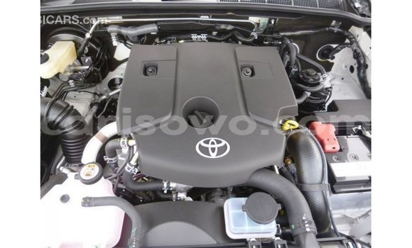 Sayi Imported Toyota Hilux White Mota in Import - Dubai a Benin Sayi Imported Toyota Hilux White Mota in Import - Dubai a Benin