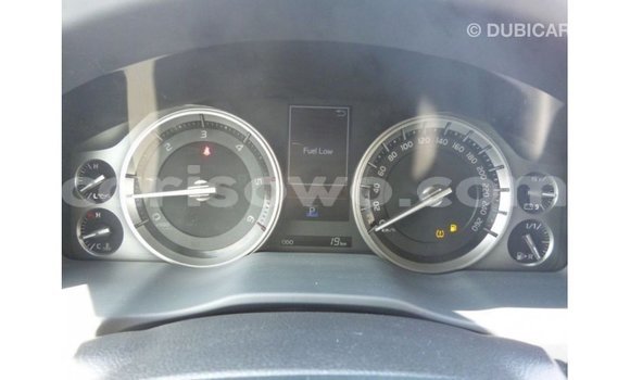 Acheter Import Voiture Toyota Land Cruiser Blanc à Import - Dubai, Benin Acheter Import Voiture Toyota Land Cruiser Blanc à Import - Dubai, Benin