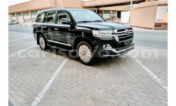 Acheter Import Voiture Toyota Land Cruiser Noir à Import - Dubai, Benin Acheter Import Voiture Toyota Land Cruiser Noir à Import - Dubai, Benin
