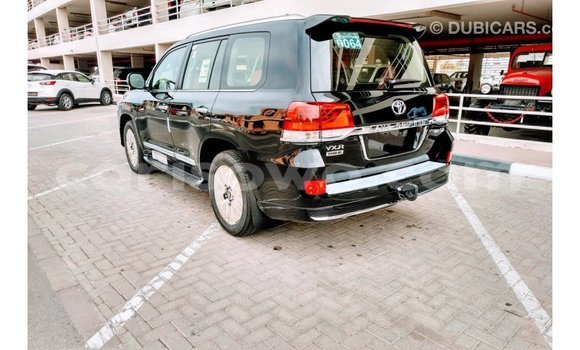 Acheter Import Voiture Toyota Land Cruiser Noir à Import - Dubai, Benin Acheter Import Voiture Toyota Land Cruiser Noir à Import - Dubai, Benin