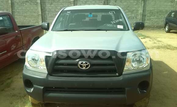 Acheter Occasion Voiture Toyota Tacoma Gris à Porto Novo, Benin Acheter Occasion Voiture Toyota Tacoma Gris à Porto Novo, Benin