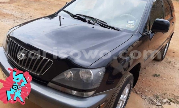 Sayi Na hannu Lexus RX 300 Black Mota in Cotonou a Benin Sayi Na hannu Lexus RX 300 Black Mota in Cotonou a Benin