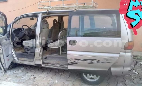 Ra Àlòkù Mitsubishi Space Gear Silver Ọkọ̀ in Cotonou ni Benin Ra Àlòkù Mitsubishi Space Gear Silver Ọkọ̀ in Cotonou ni Benin