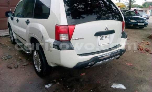 Ra Àlòkù Mitsubishi Endeavor funfun Ọkọ̀ in Cotonou ni Benin Ra Àlòkù Mitsubishi Endeavor funfun Ọkọ̀ in Cotonou ni Benin