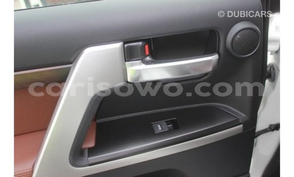 Ra Imported Toyota Land Cruiser funfun Ọkọ̀ in Import - Dubai ni Benin Ra Imported Toyota Land Cruiser funfun Ọkọ̀ in Import - Dubai ni Benin