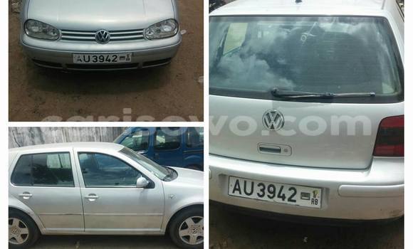 Sayi Na hannu Volkswagen Golf Azurfa Mota in Cotonou a Benin