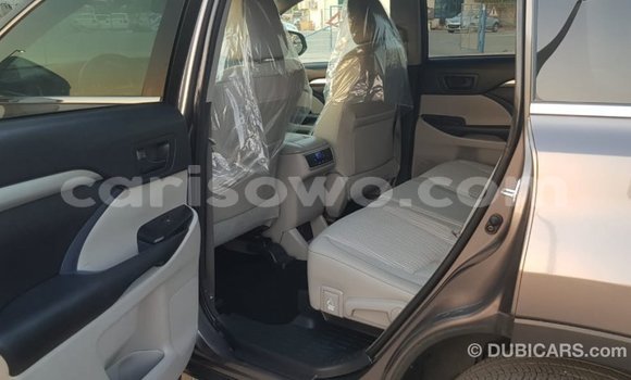 Ra Imported Toyota Highlander Miiran Ọkọ̀ in Import - Dubai ni Benin Ra Imported Toyota Highlander Miiran Ọkọ̀ in Import - Dubai ni Benin