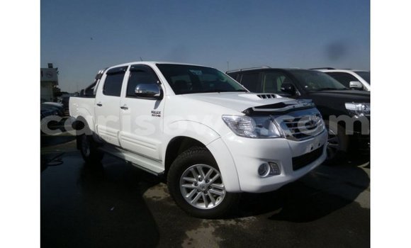 Acheter Import Voiture Toyota Hilux Blanc à Import - Dubai, Benin Acheter Import Voiture Toyota Hilux Blanc à Import - Dubai, Benin