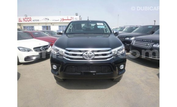 Acheter Import Voiture Toyota Hilux Noir à Import - Dubai, Benin Acheter Import Voiture Toyota Hilux Noir à Import - Dubai, Benin
