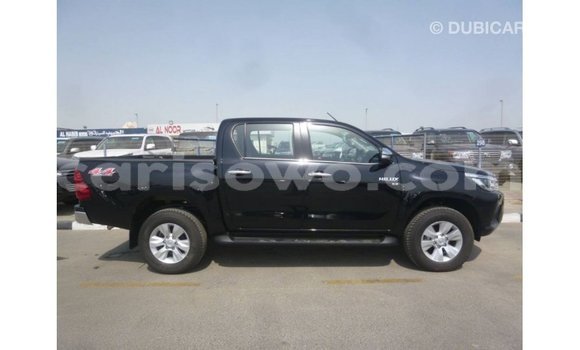 Acheter Import Voiture Toyota Hilux Noir à Import - Dubai, Benin Acheter Import Voiture Toyota Hilux Noir à Import - Dubai, Benin