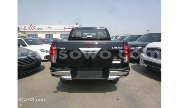 Sayi Imported Toyota Hilux Black Mota in Import - Dubai a Benin Sayi Imported Toyota Hilux Black Mota in Import - Dubai a Benin