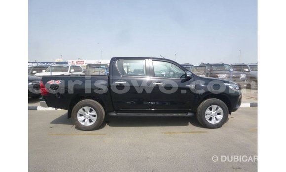 Sayi Imported Toyota Hilux Black Mota in Import - Dubai a Benin Sayi Imported Toyota Hilux Black Mota in Import - Dubai a Benin