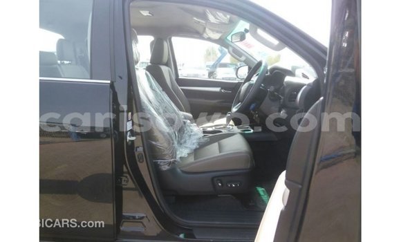 Sayi Imported Toyota Hilux Black Mota in Import - Dubai a Benin Sayi Imported Toyota Hilux Black Mota in Import - Dubai a Benin