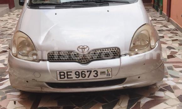 Sayi Na hannu Toyota Yaris Azurfa Mota in Cotonou a Benin Sayi Na hannu Toyota Yaris Azurfa Mota in Cotonou a Benin