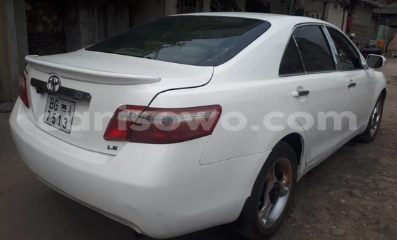 Ra Àlòkù Toyota Camry funfun Ọkọ̀ in Cotonou ni Benin Ra Àlòkù Toyota Camry funfun Ọkọ̀ in Cotonou ni Benin
