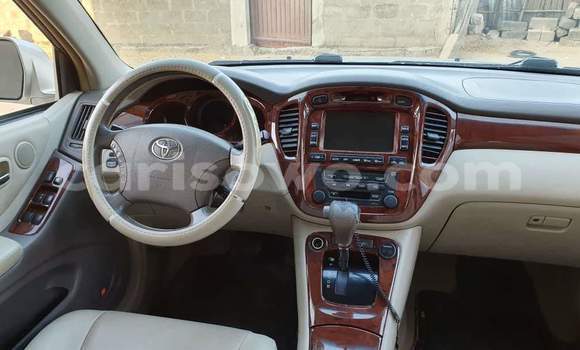 Ra Àlòkù Toyota Highlander Silver Ọkọ̀ in Cotonou ni Benin Ra Àlòkù Toyota Highlander Silver Ọkọ̀ in Cotonou ni Benin