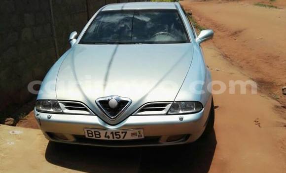 Sayi Na hannu Alfa Romeo 147 Azurfa Mota in Cotonou a Benin
