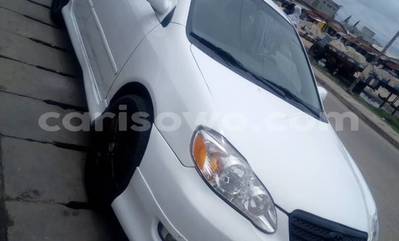 Ra Àlòkù Toyota Corolla funfun Ọkọ̀ in Cotonou ni Benin Ra Àlòkù Toyota Corolla funfun Ọkọ̀ in Cotonou ni Benin