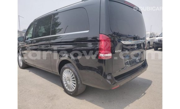 Sayi Imported Mercedes-Benz 250 Black Mota in Import - Dubai a Benin Sayi Imported Mercedes-Benz 250 Black Mota in Import - Dubai a Benin