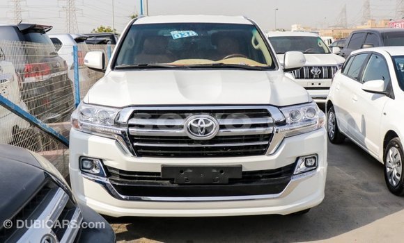 Ra Imported Toyota Land Cruiser funfun Ọkọ̀ in Import - Dubai ni Benin Ra Imported Toyota Land Cruiser funfun Ọkọ̀ in Import - Dubai ni Benin