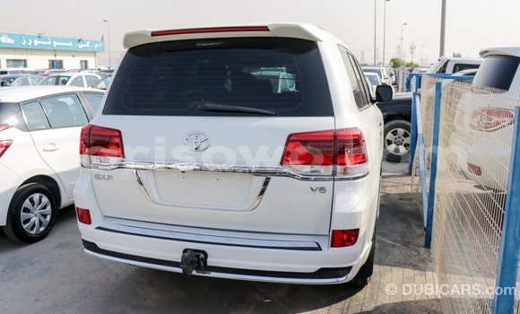 Ra Imported Toyota Land Cruiser funfun Ọkọ̀ in Import - Dubai ni Benin Ra Imported Toyota Land Cruiser funfun Ọkọ̀ in Import - Dubai ni Benin
