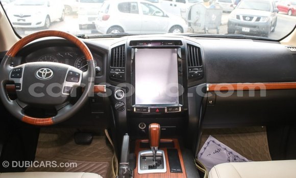 Ra Imported Toyota Land Cruiser funfun Ọkọ̀ in Import - Dubai ni Benin Ra Imported Toyota Land Cruiser funfun Ọkọ̀ in Import - Dubai ni Benin