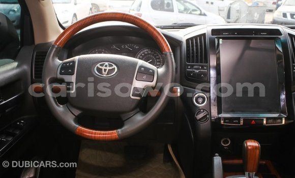Ra Imported Toyota Land Cruiser funfun Ọkọ̀ in Import - Dubai ni Benin Ra Imported Toyota Land Cruiser funfun Ọkọ̀ in Import - Dubai ni Benin