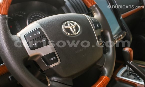 Ra Imported Toyota Land Cruiser funfun Ọkọ̀ in Import - Dubai ni Benin Ra Imported Toyota Land Cruiser funfun Ọkọ̀ in Import - Dubai ni Benin